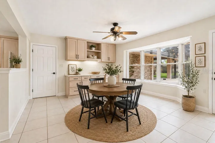 Virtually staged Breakfast Nook with walls virtual cream color