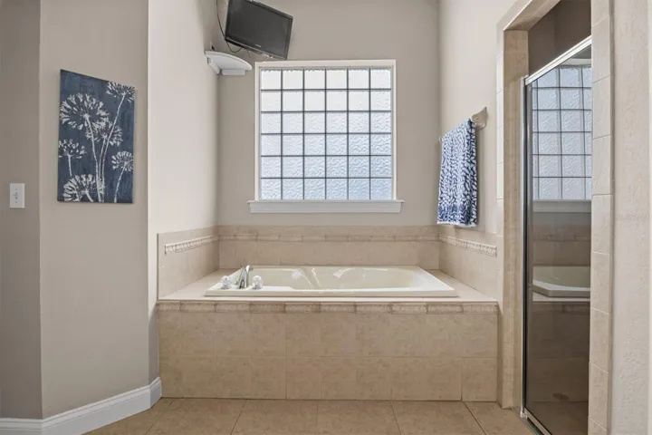 Primary bathroom - garden tub