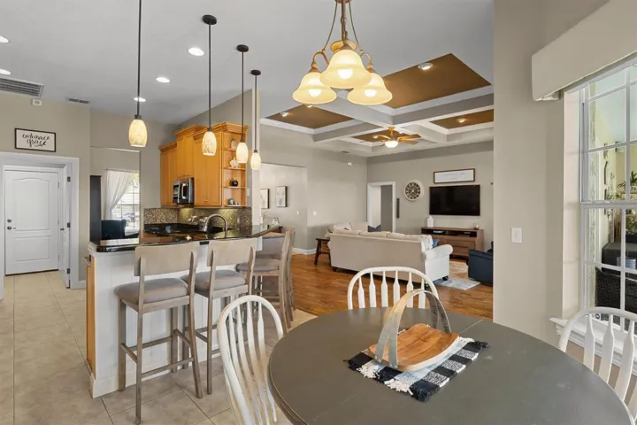 Kitchen - Breakfast nook