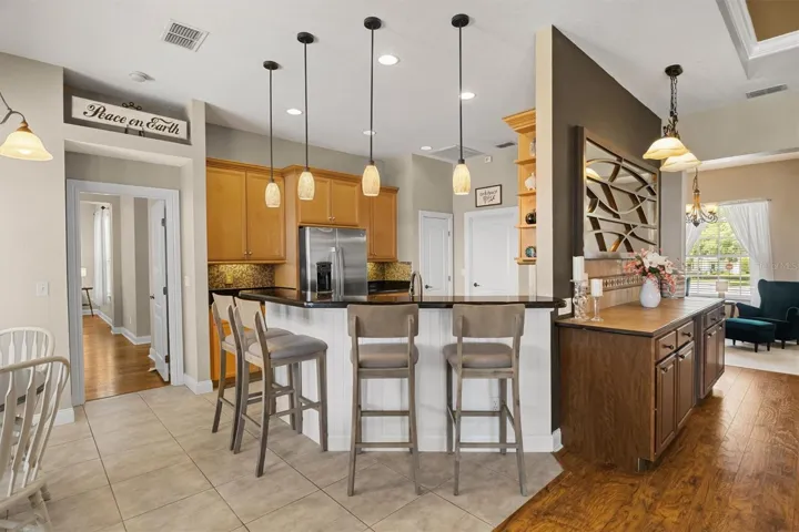 Breakfast Bar - Pendant lighting