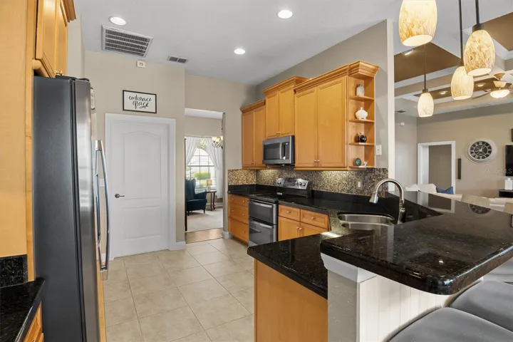 Kitchen - granite counter tops