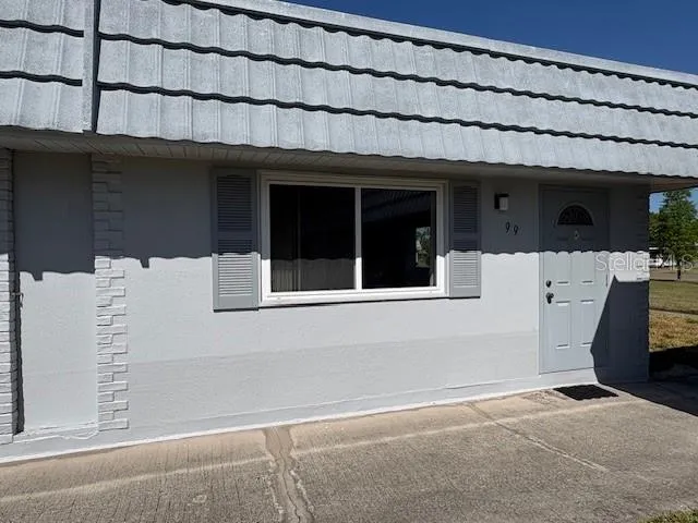 202 Bedford Trail Unit 99, front entrance