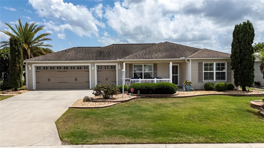 Front elevation in Village of Sanibel