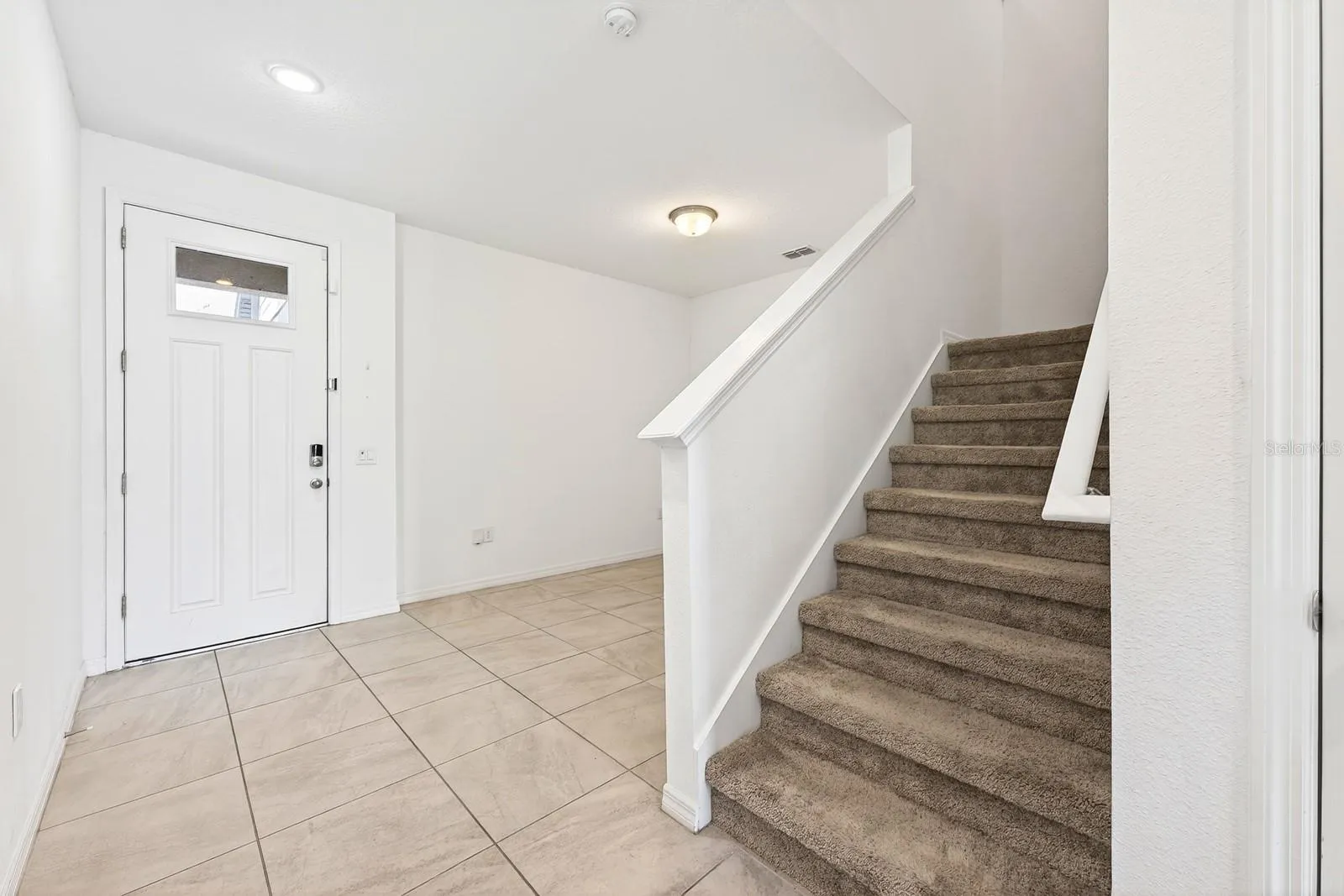 Foyer/flex space.