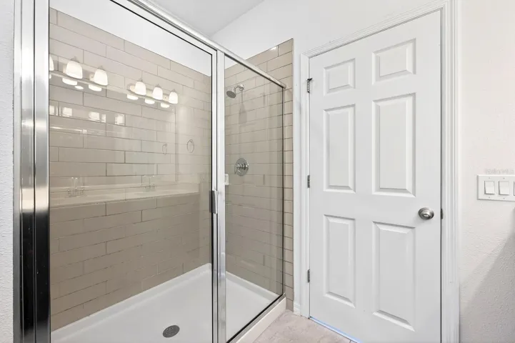 Primary en-suite bath.