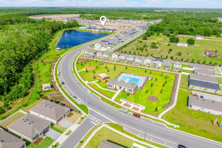 In a great location to take full advantage of the community amenities!