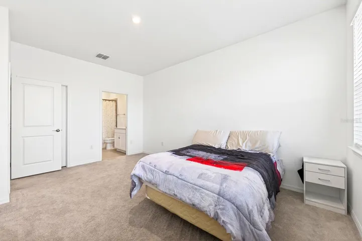 Second en-suite bedroom is ideal for in-laws or guests!