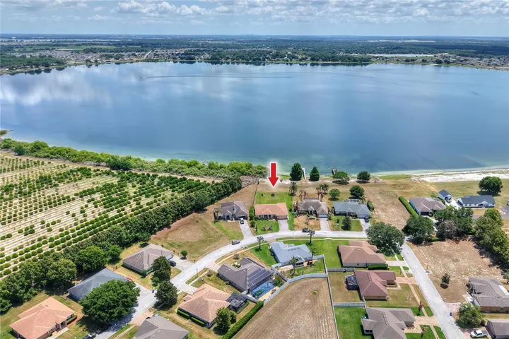 From above, you can see the direct access to Lake McLeod, a 449-acre lake that becomes part of your everyday view.