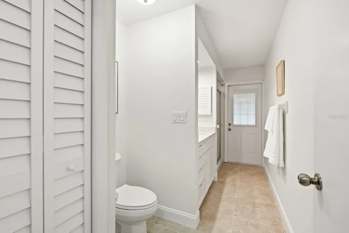 Bathroom 3/Pool & Guest bath
