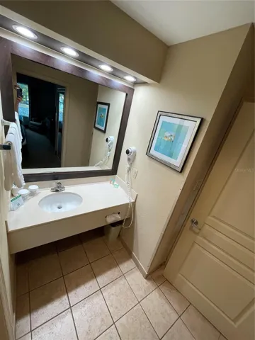 Bathroom vanity