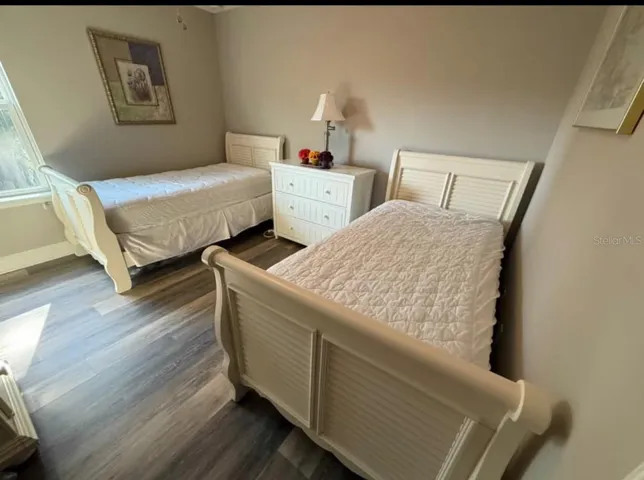 Middle Bedroom