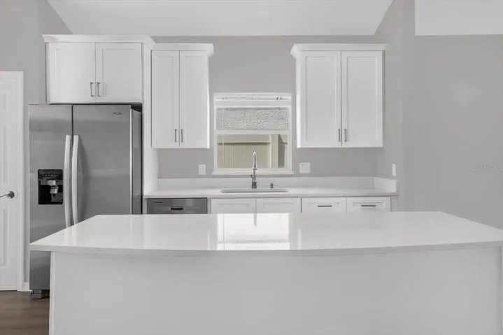 Brand new remodelled kitchen with quartz countertops