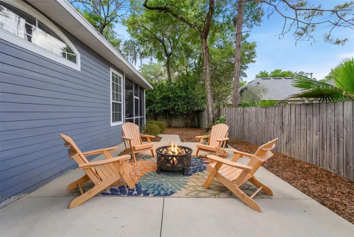 Outdoor Patio (Back Yard)