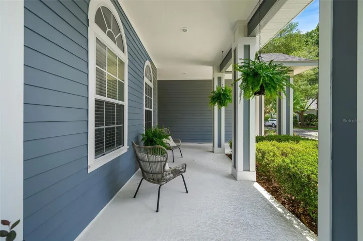 Spacious Outdoor Entrance