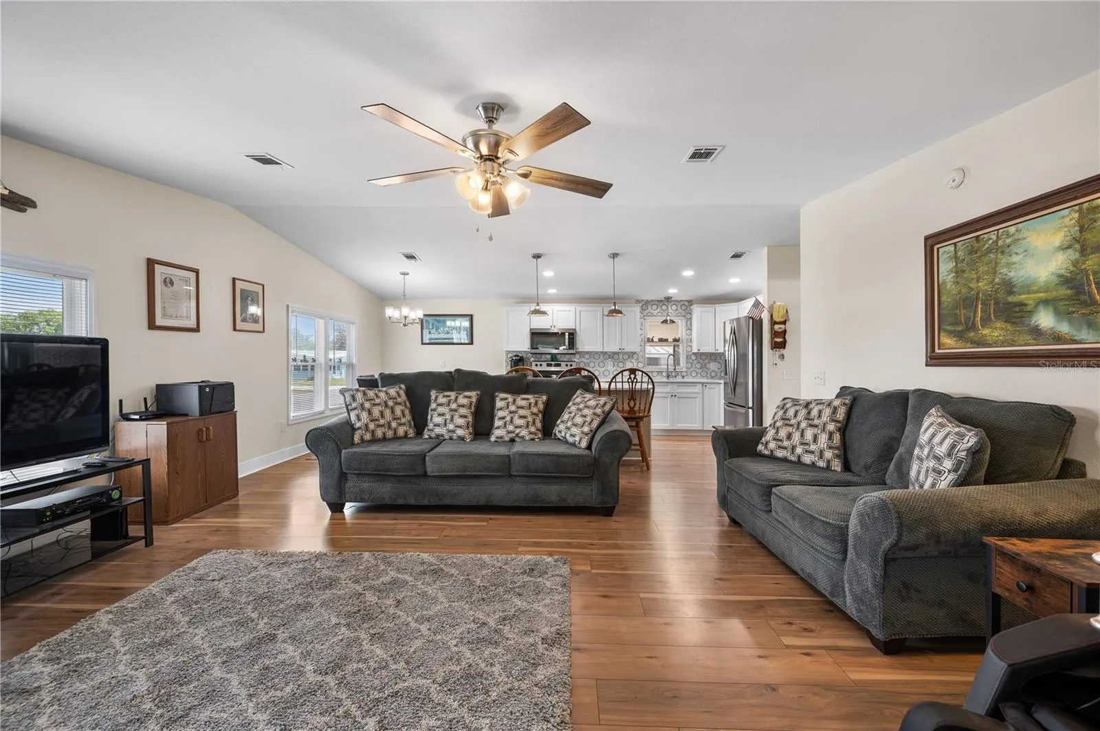 Spacious living room