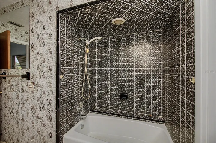 Tub/shower
