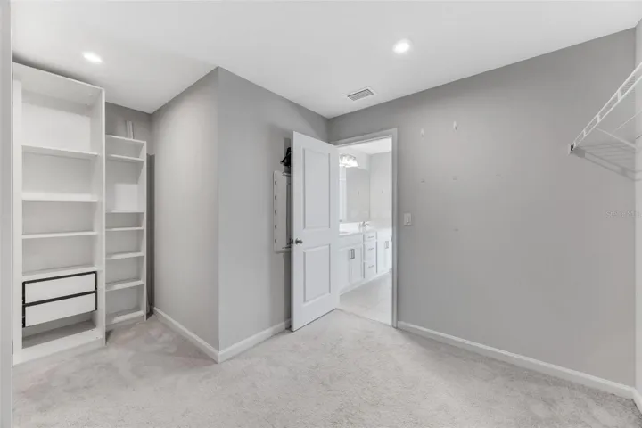 OWNERS CLOSET