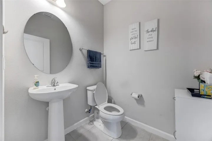 HALF BATHROOM - LEVEL 1