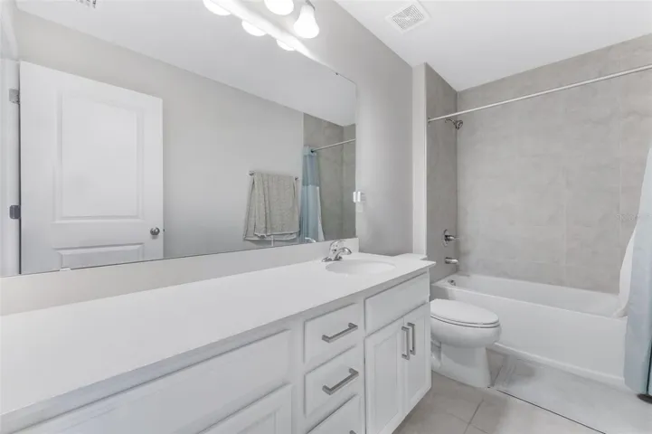 FULL BATHROOM- LEVEL 2