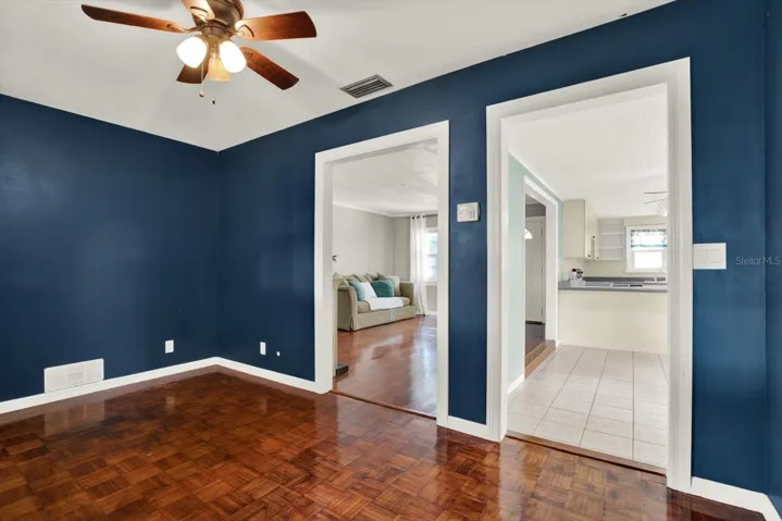 Great Bonus Room attached to the Kitchen and Living room