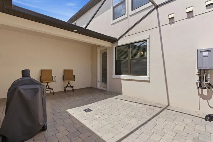 Screened in Patio W/ electric water heater