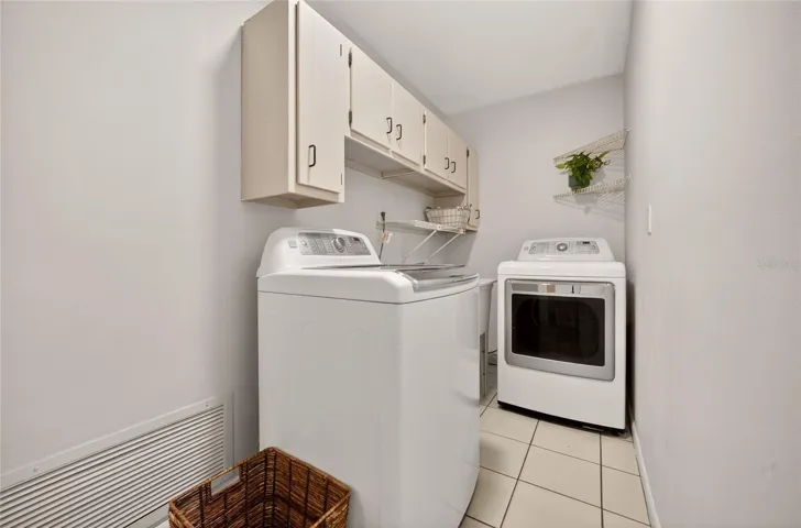 LAUNDRY ROOM WITH MUD SINK