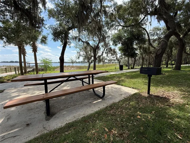 Waterside Lakeside Park