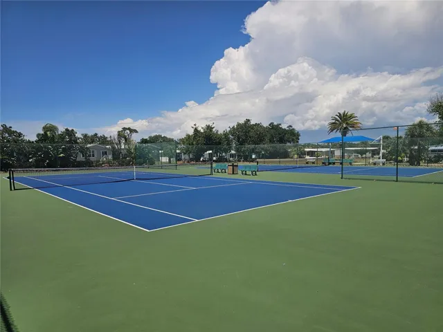 Community tennis