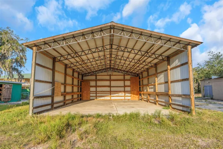 Metal Barn - 30' x 50' (mol)