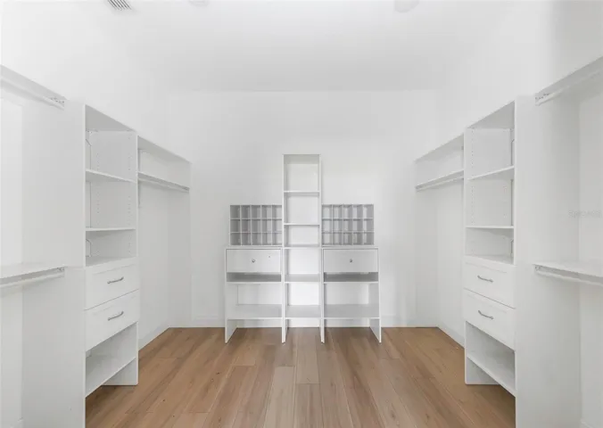 Master Bedroom - Closet