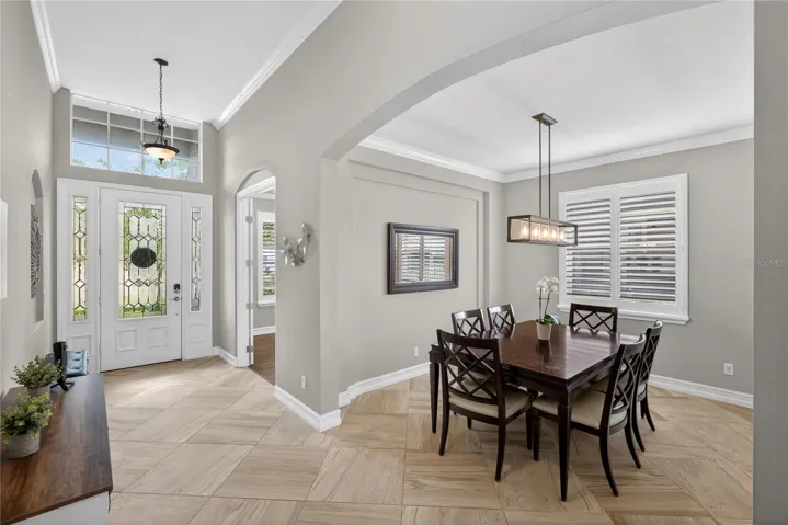Foyer/Formal Dining Room