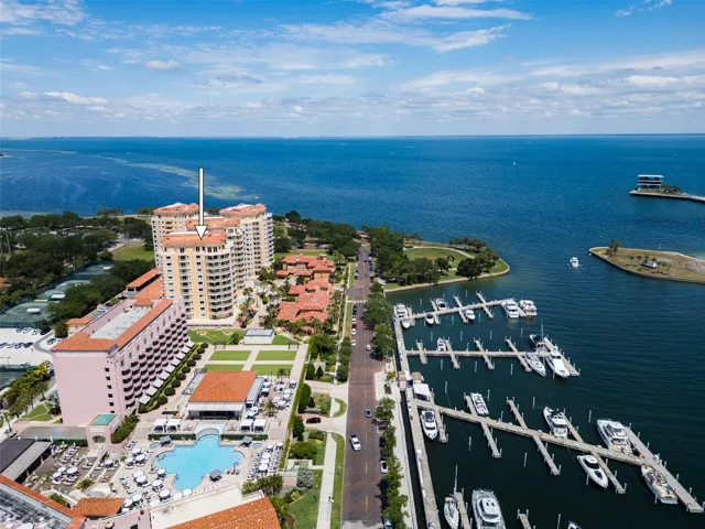 Vinoy Place