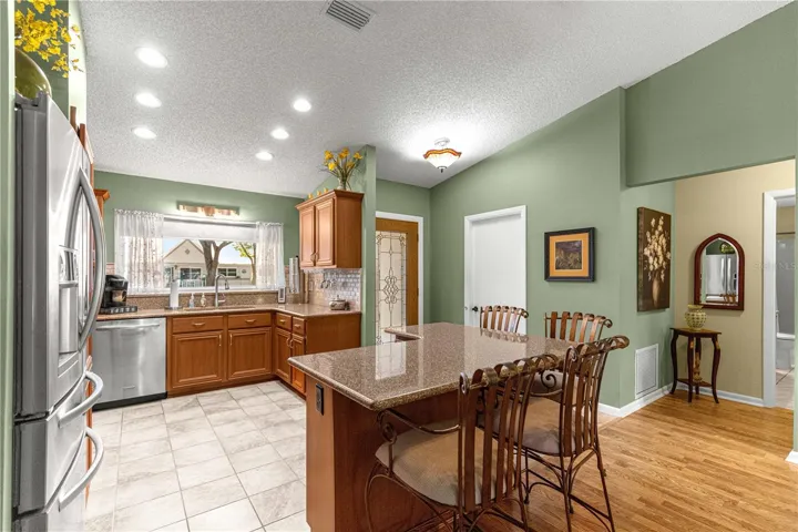 SIENNA II MODEL - NEW RENOVATIONS - OPEN AND BRIGHT