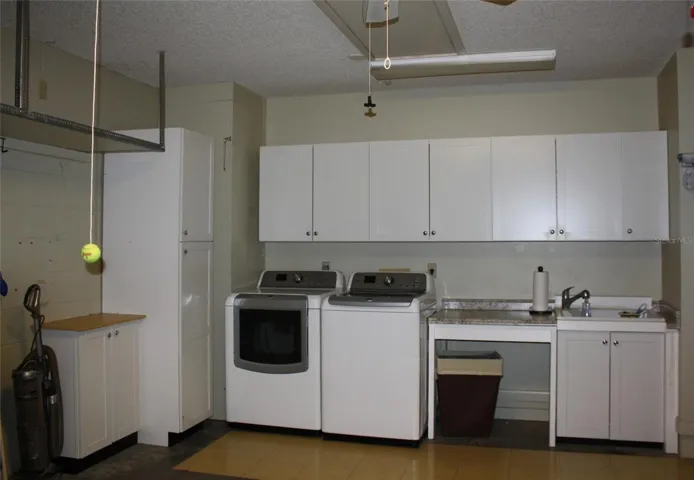 (Maytag) WASHER/DRYER - SINK