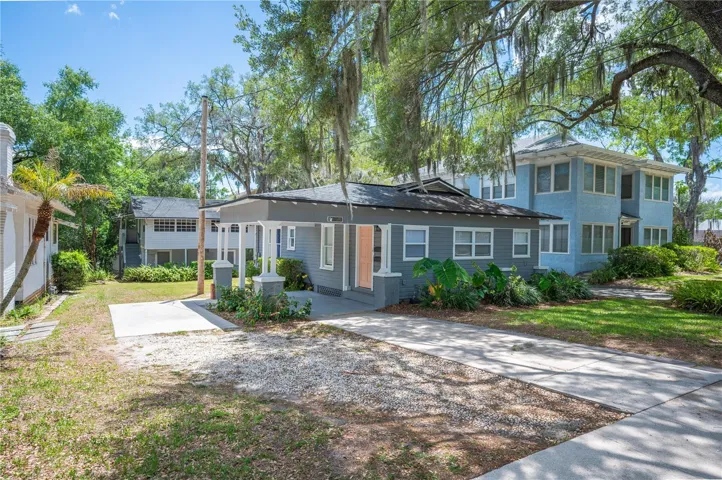 Two properties on one lot! Front house: 2/1 + 952 sq. ft. // Back house apartment 2/1 + 672 sq. ft.