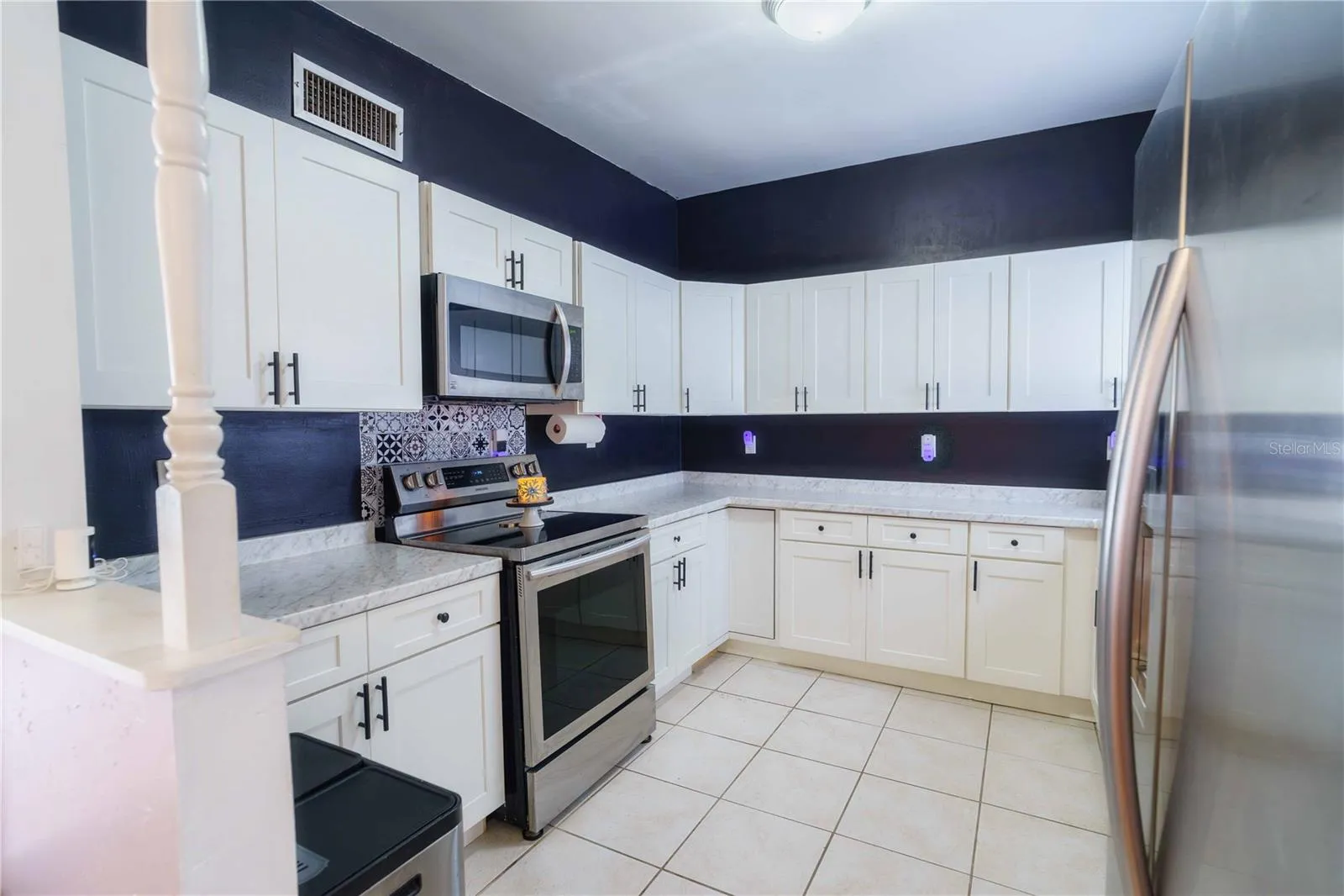 Plenty of counter and cabinet space