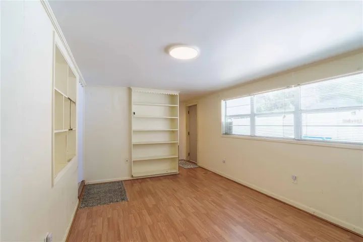 Bonus room prefect place for your office