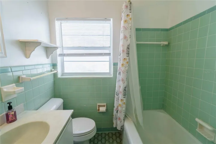 Vintage guest bath