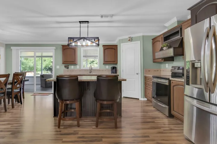 LARGE kitchen with island!