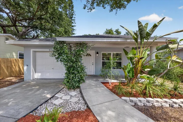 Welcome to your Tropical Clearwater home!