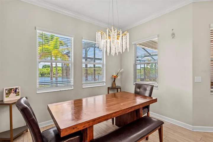 SEPERATE BREAKFAST ROOM