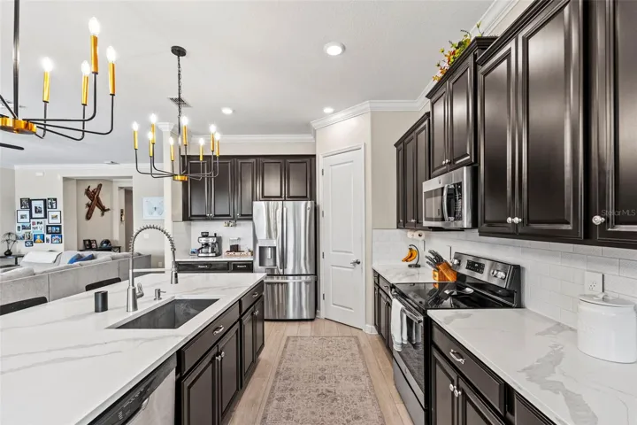 LOADS OF CABINETS