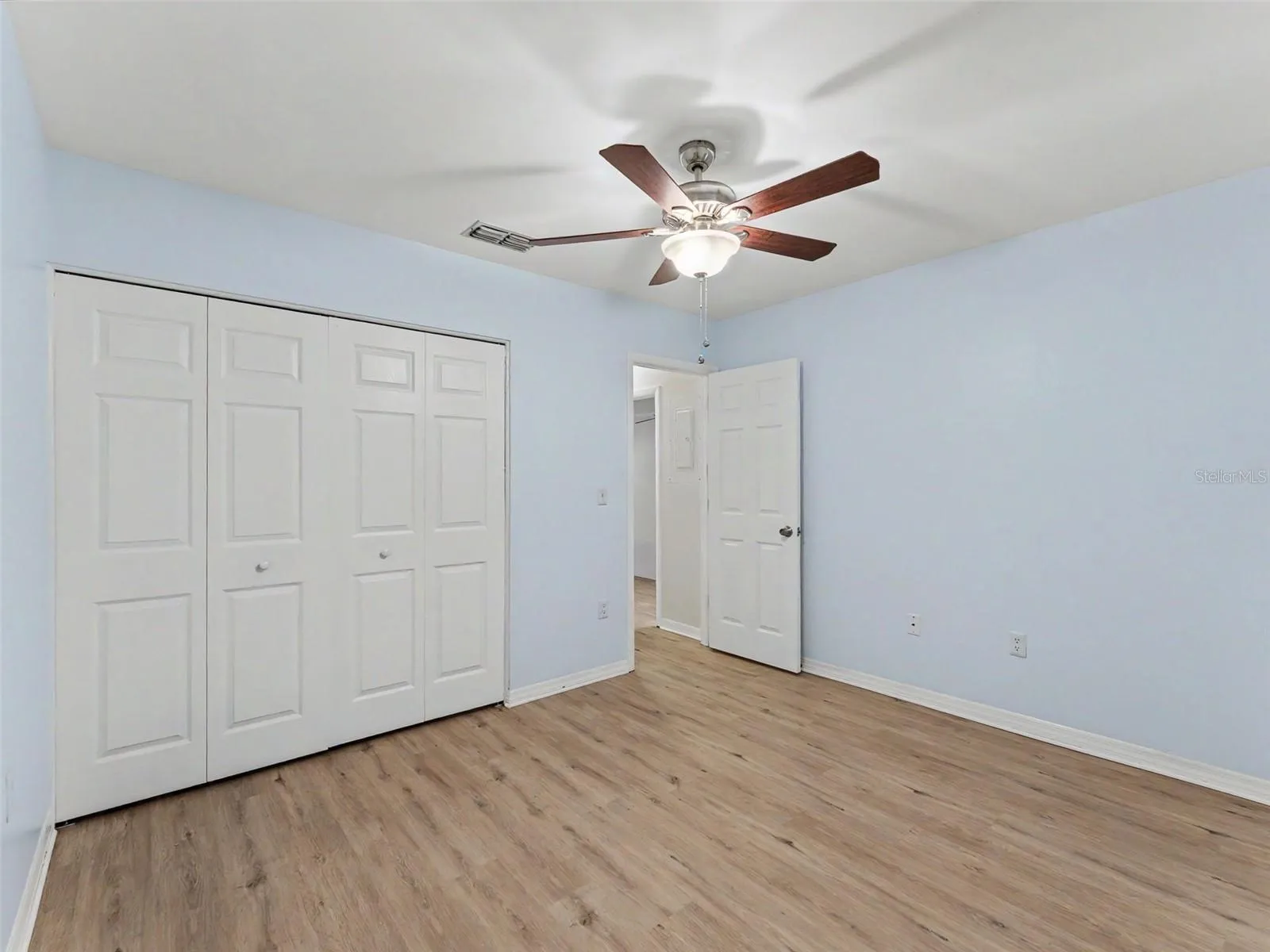 Guest bedroom