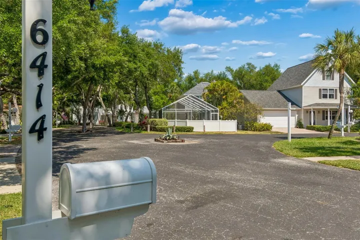 walking distance to the pool