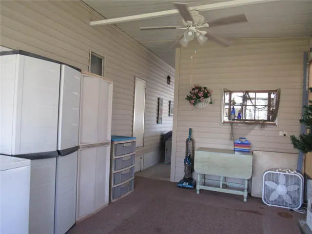 Laundry/storage room