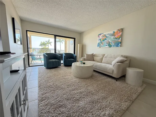 Living/dining room