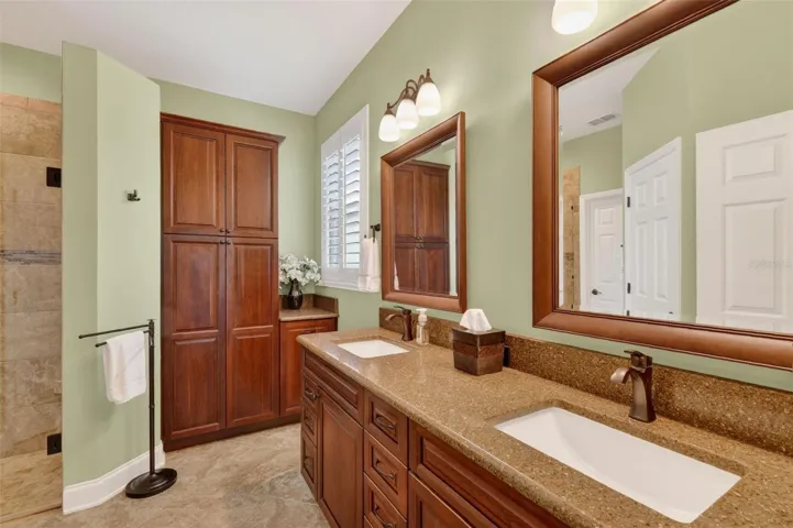 Dual vanities