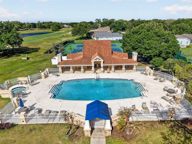 Club pool
