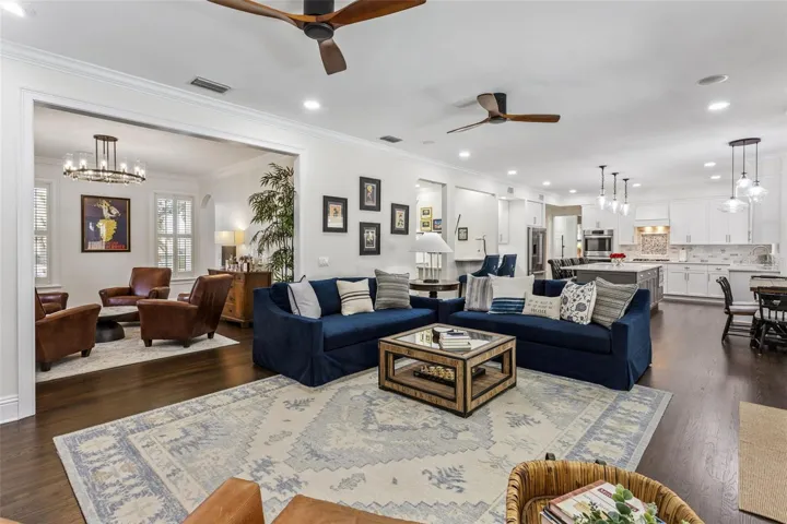 Spacious livingroom
