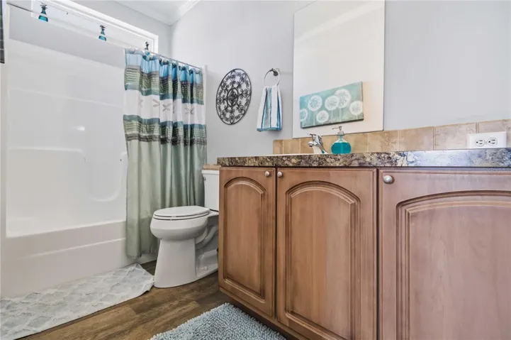 Guest bathroom.